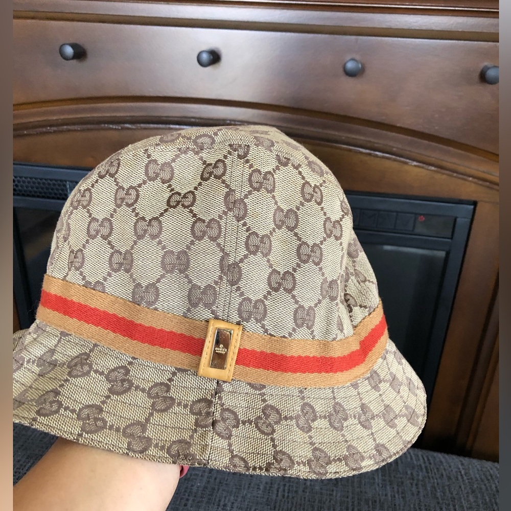 Bucket Hat Size Small.